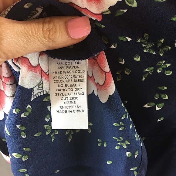 ❗️Sale ❗️  Floral Ruffle Crop Top - Picture 6 of 6